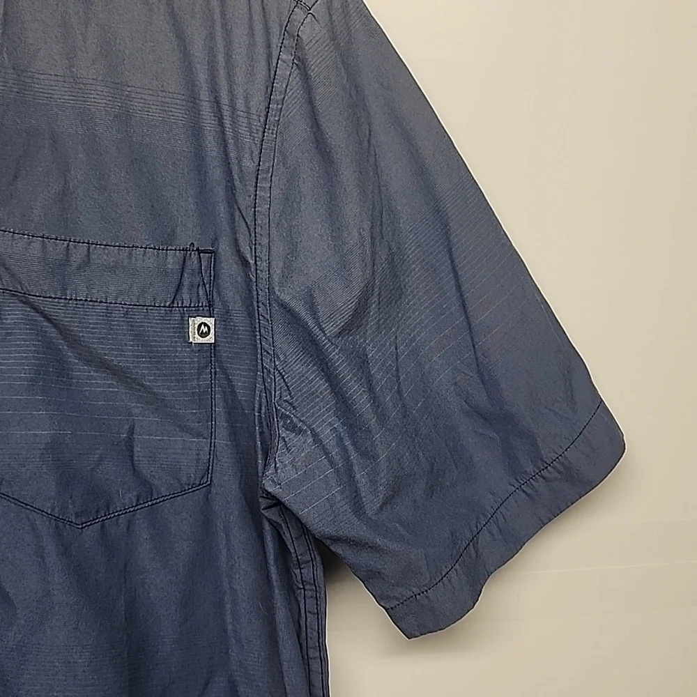 Marmot made in India sz M mens button down shirt sleeve blues shirt